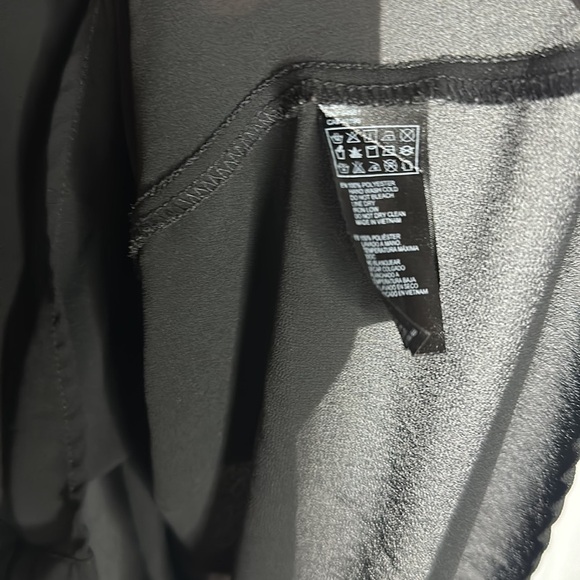 FOREVER 21 SHEER TANK BUTTON DOWN BLOUSE (L) - Picture 7 of 9